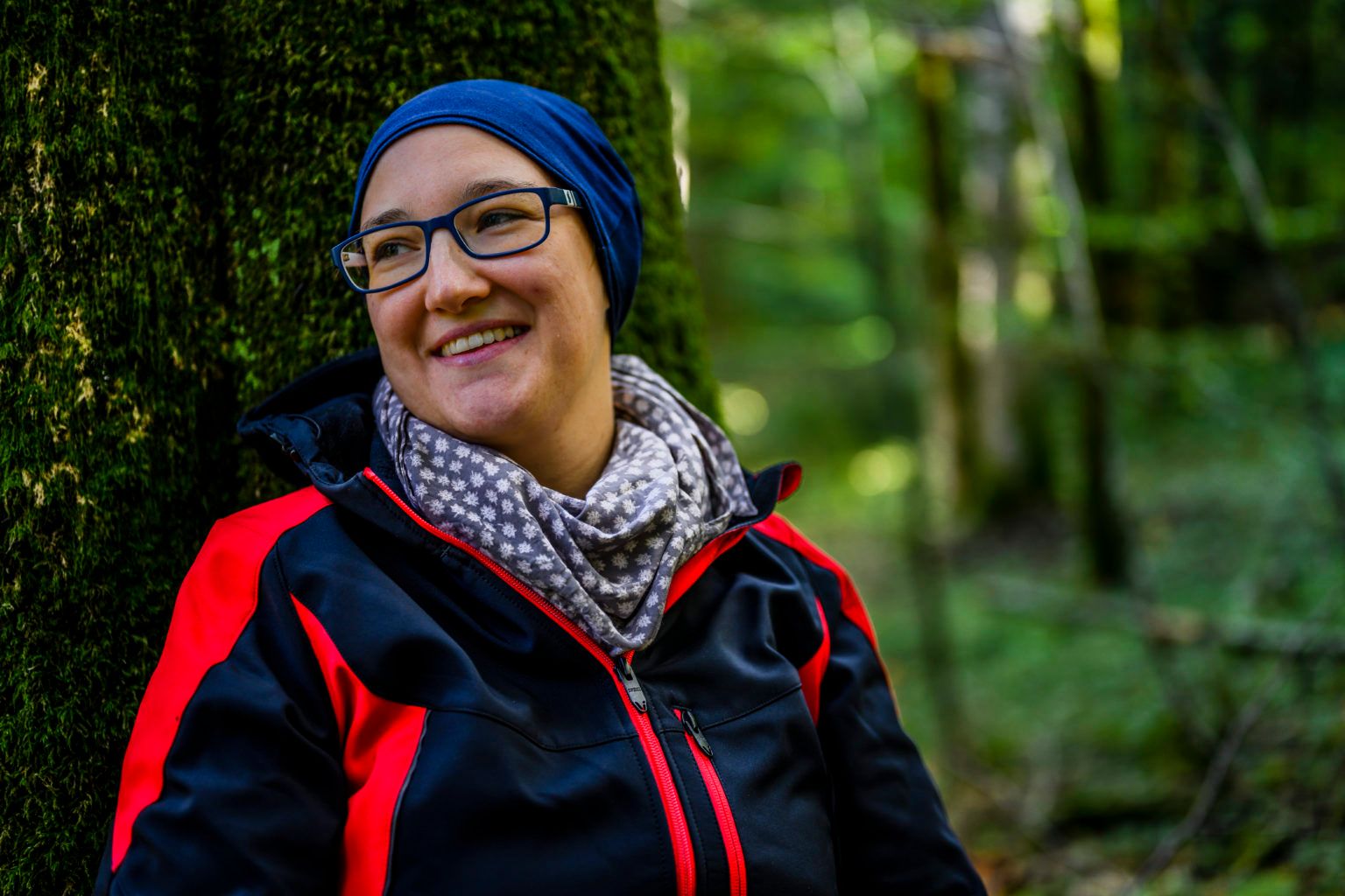 Naturvermittlerin im Wald