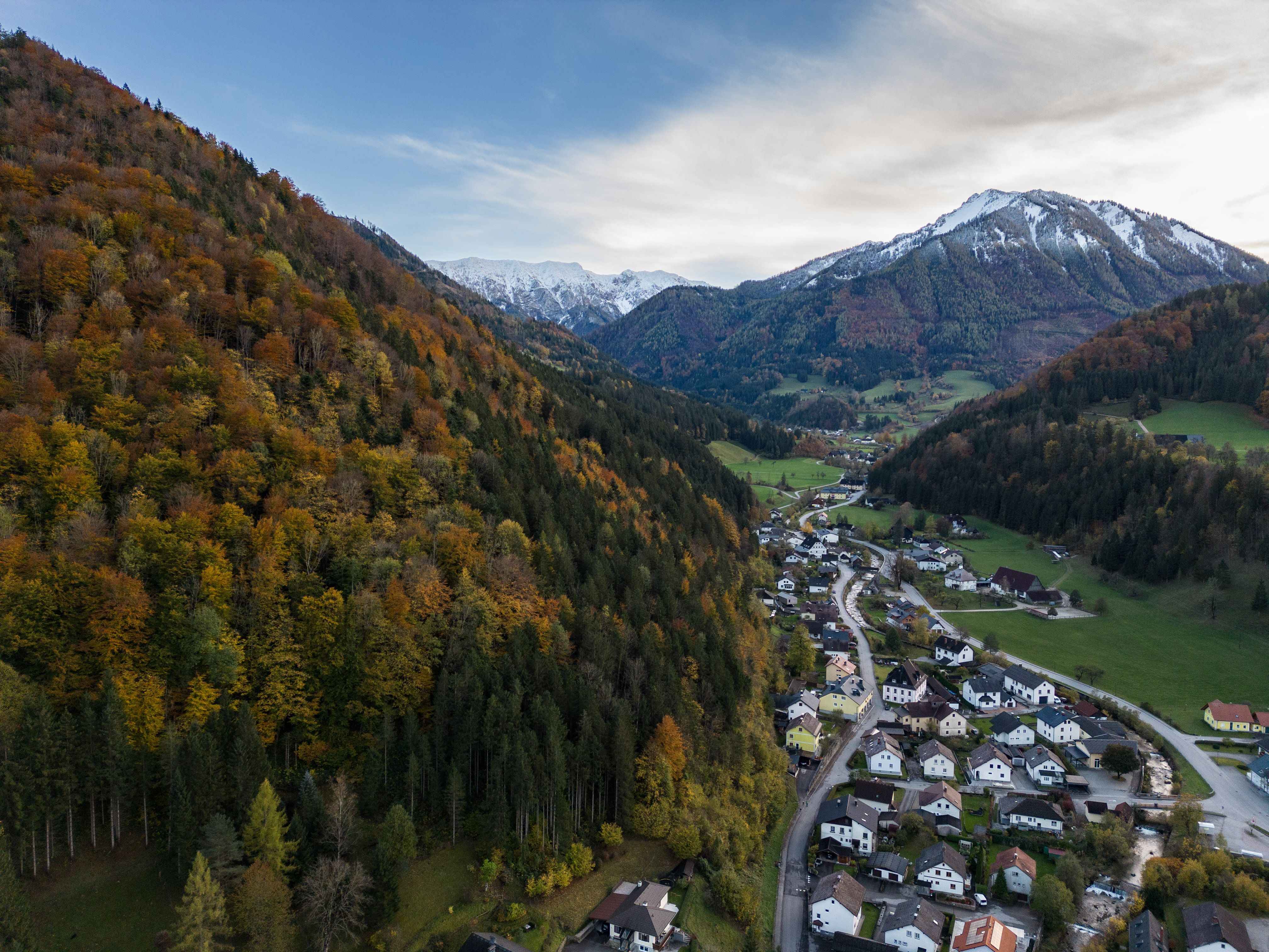 Ansicht auf das Zentrum Gemeinde Hollenstein