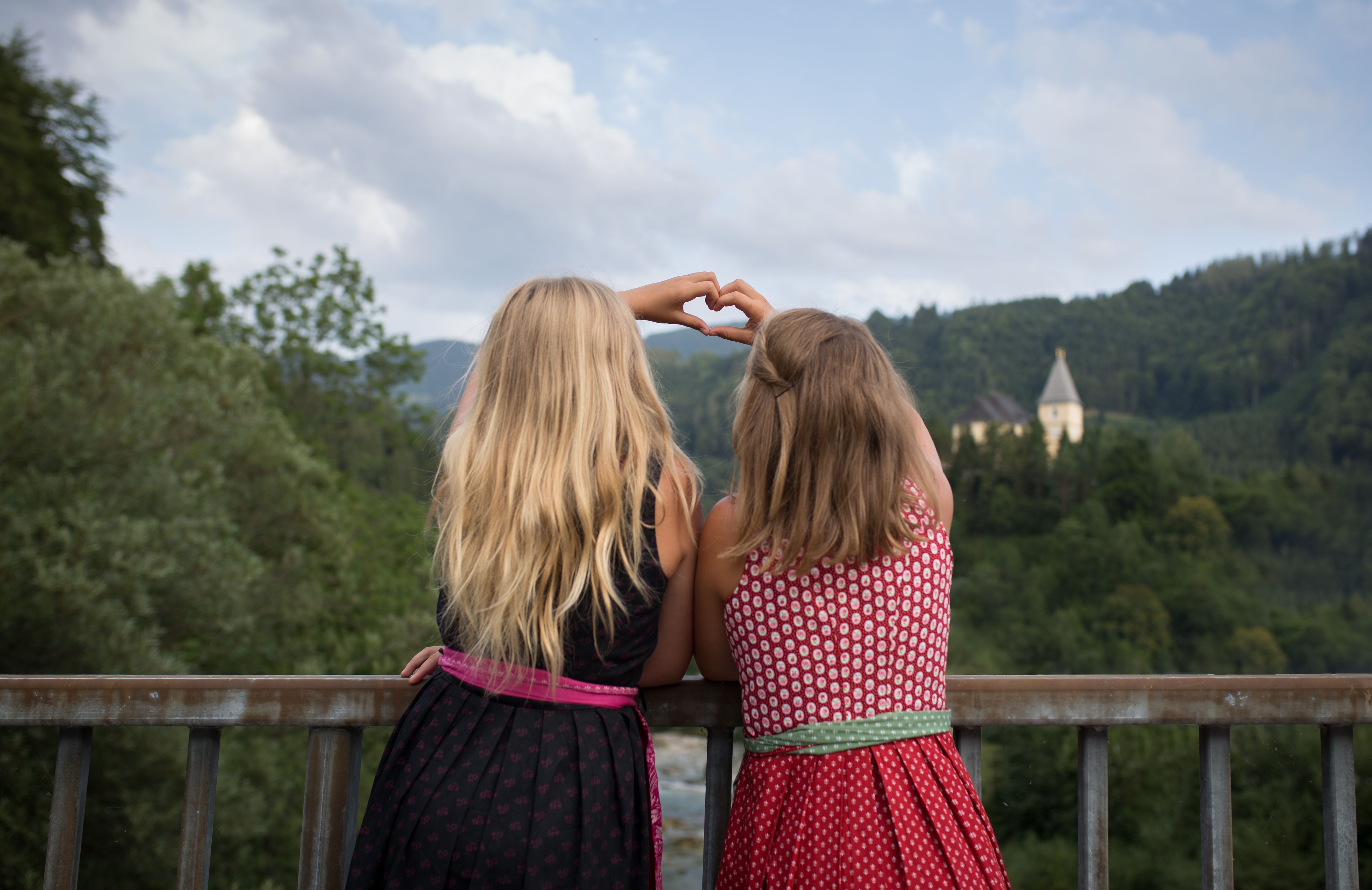 Mädchen auf der Ybbsbrücke
