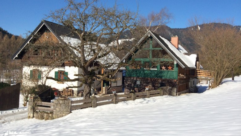 Hanni's color barn in winter, © Hanni Reichlin Hanni's color barn in winter, © Hanni Reichlin