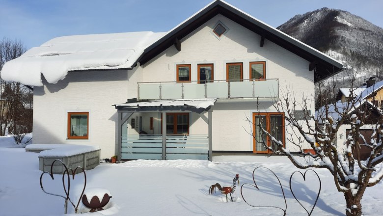 Winter house view, © Gertrude Löbersorg